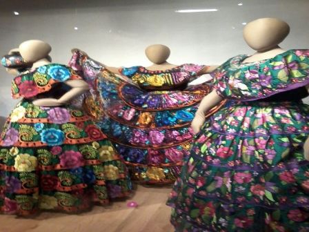 Oye Chiapas - Presentarán evolución del traje de chiapaneca